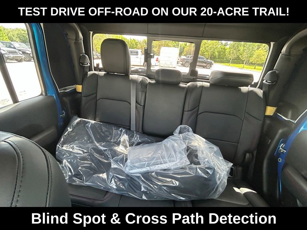 New 2025 Jeep Gladiator Rubicon image 32