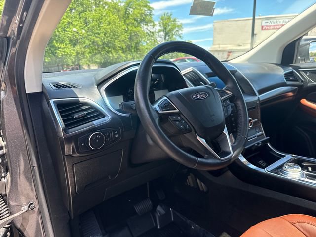 Used 2019 Ford Edge Titanium w/ Equipment Group 301A AWD/4WD image 16