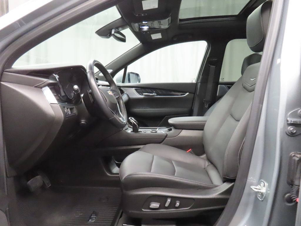 Used 2024 Cadillac XT6 Premium Luxury w/ LPO, Floor Liner Package AWD/4WD image 11