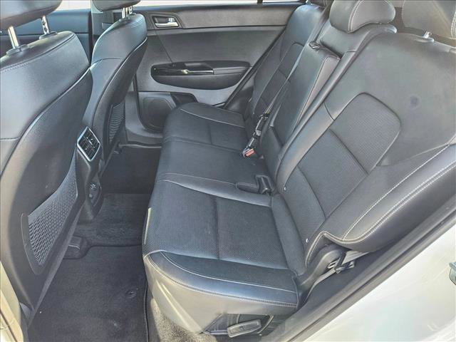 Used 2022 Kia Sportage EX image 16