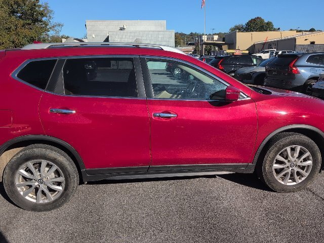 Used 2017 Nissan Rogue SV AWD/4WD image 9