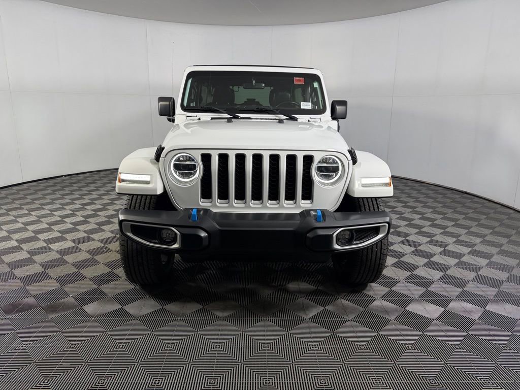 Used 2022 Jeep Wrangler Unlimited Sahara w/ Cold Weather Group AWD/4WD image 5