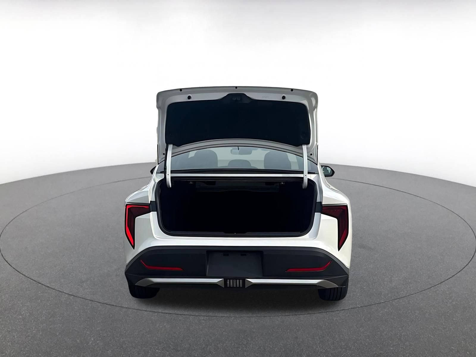 Used 2025 Kia K4 LXS image 7