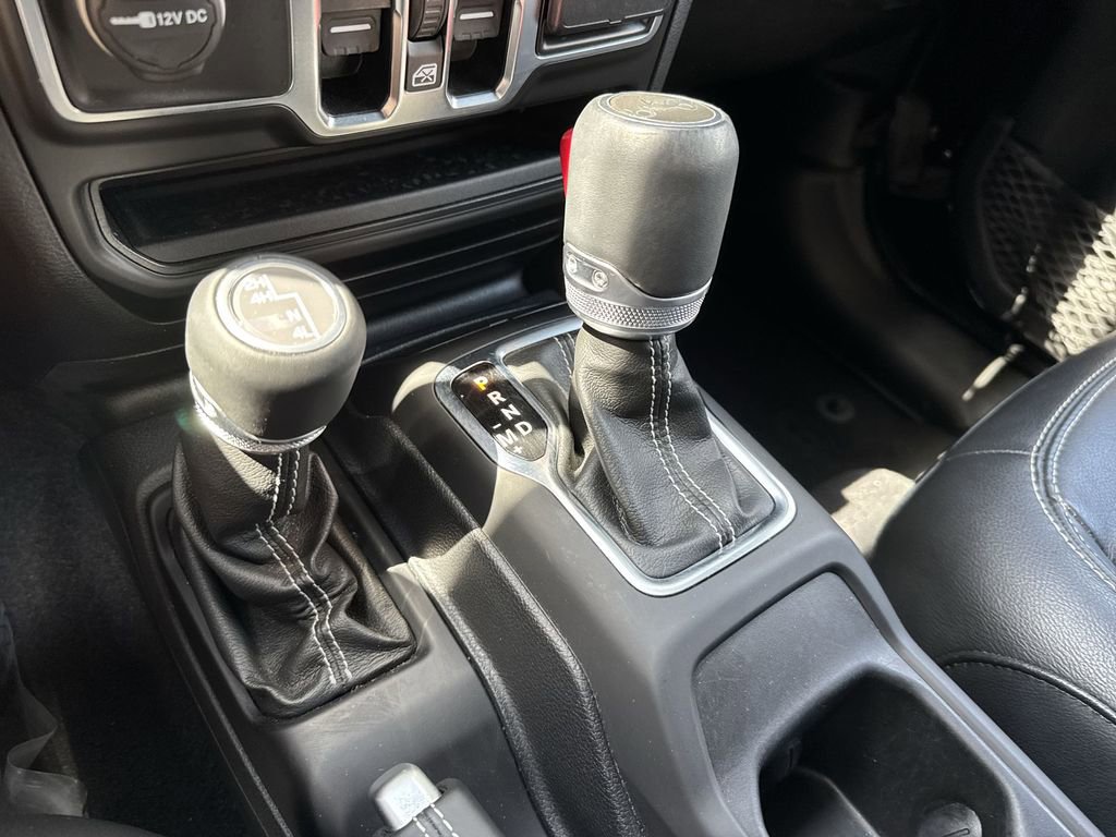 Used 2019 Jeep Wrangler Unlimited Sahara AWD/4WD image 49