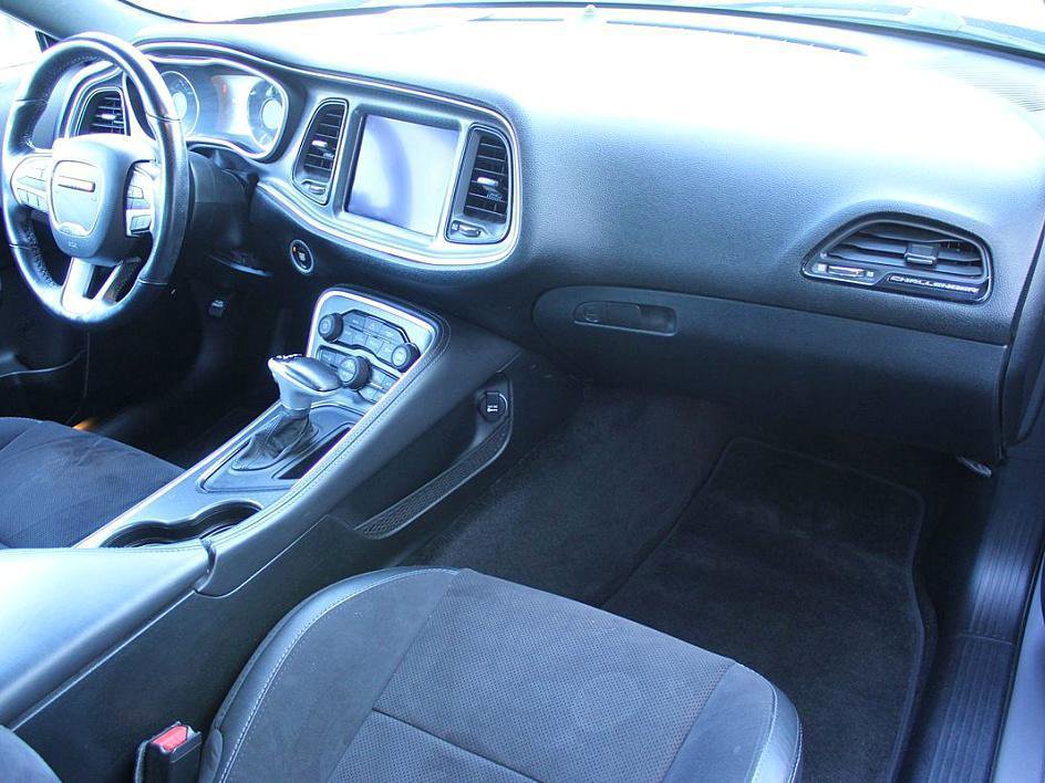 Used 2018 Dodge Challenger R/T Scat Pack w/ Dynamics Package RWD image 14