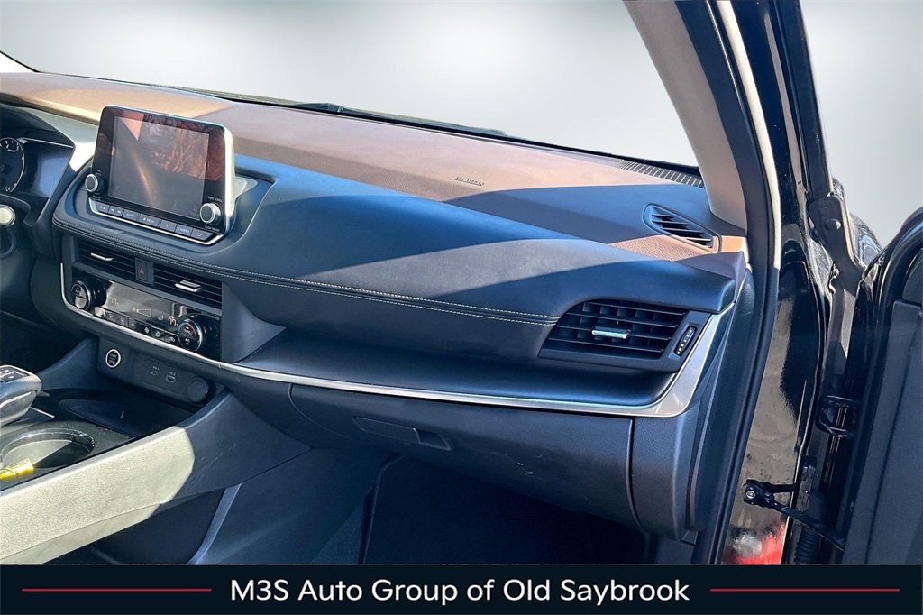 Used 2023 Nissan Rogue SV image 26