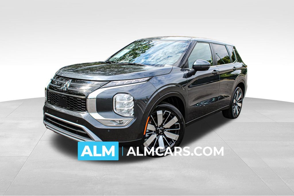Used 2025 Mitsubishi Outlander SE