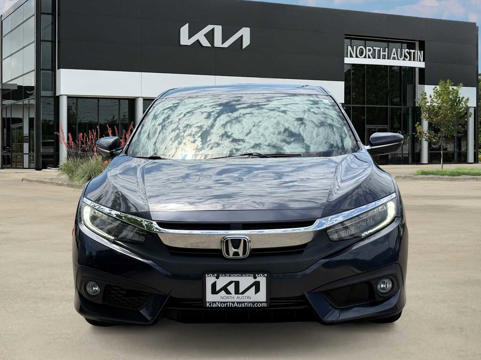 Used 2017 Honda Civic Touring image 6