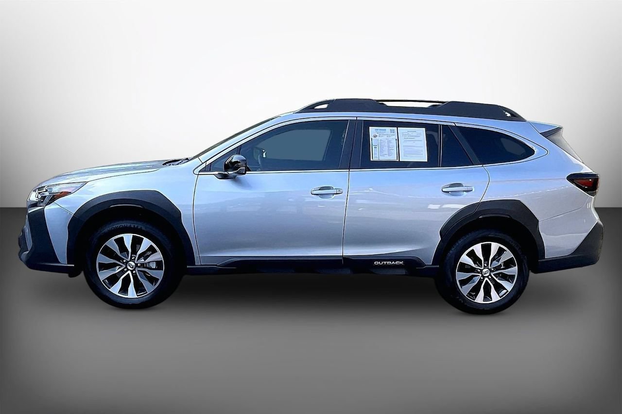 Used 2025 Subaru Outback Limited AWD/4WD image 5