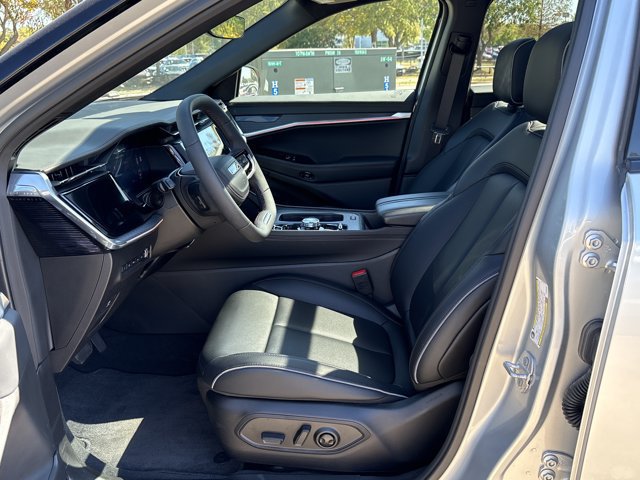 Used 2025 Jeep Wagoneer S Limited AWD/4WD image 18