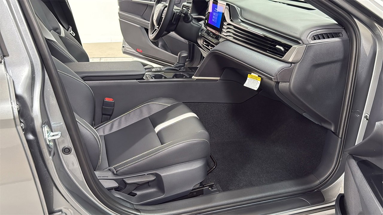 New 2026 Toyota Camry SE image 18