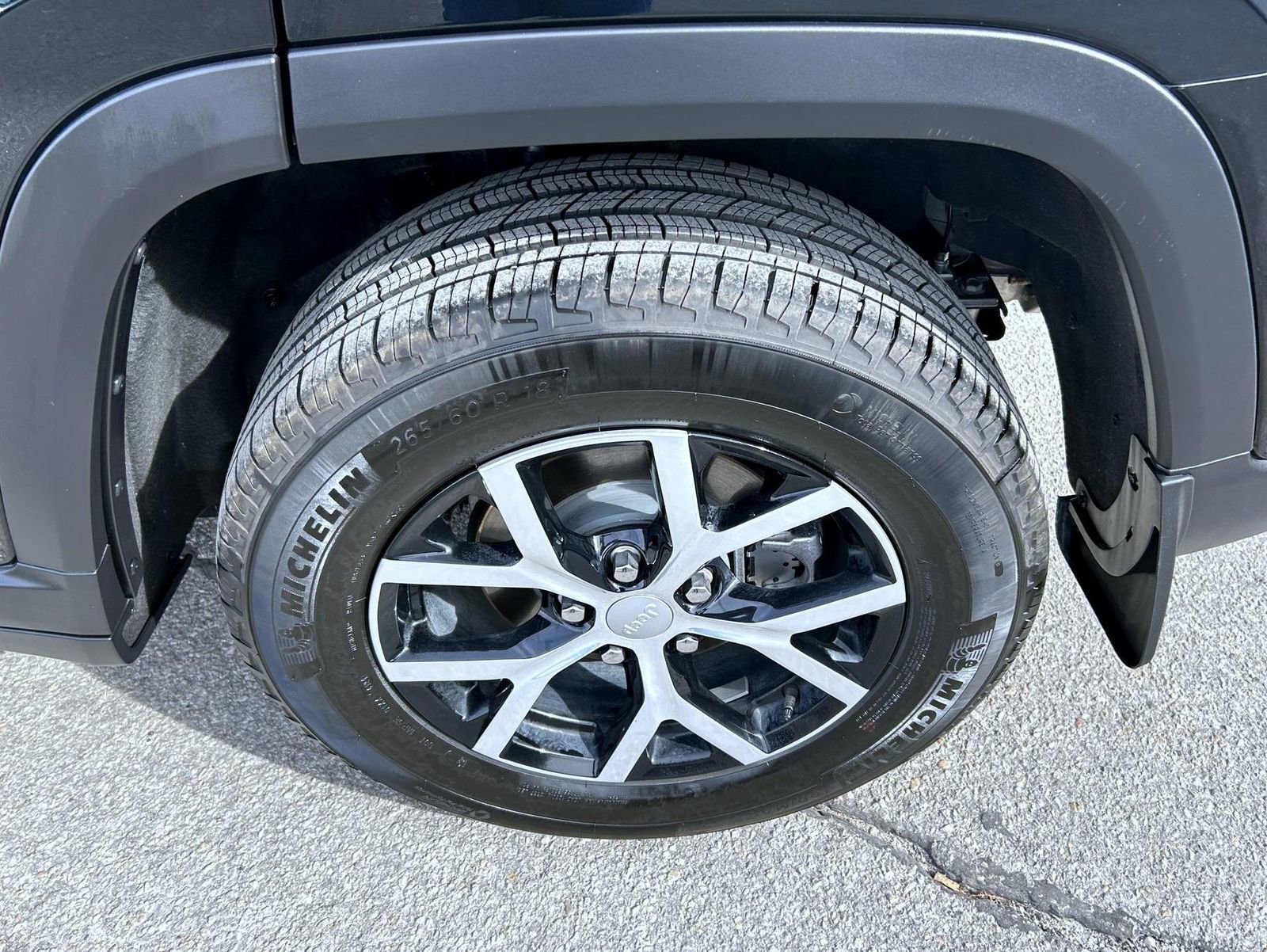 Used 2025 Jeep Grand Cherokee Limited image 22