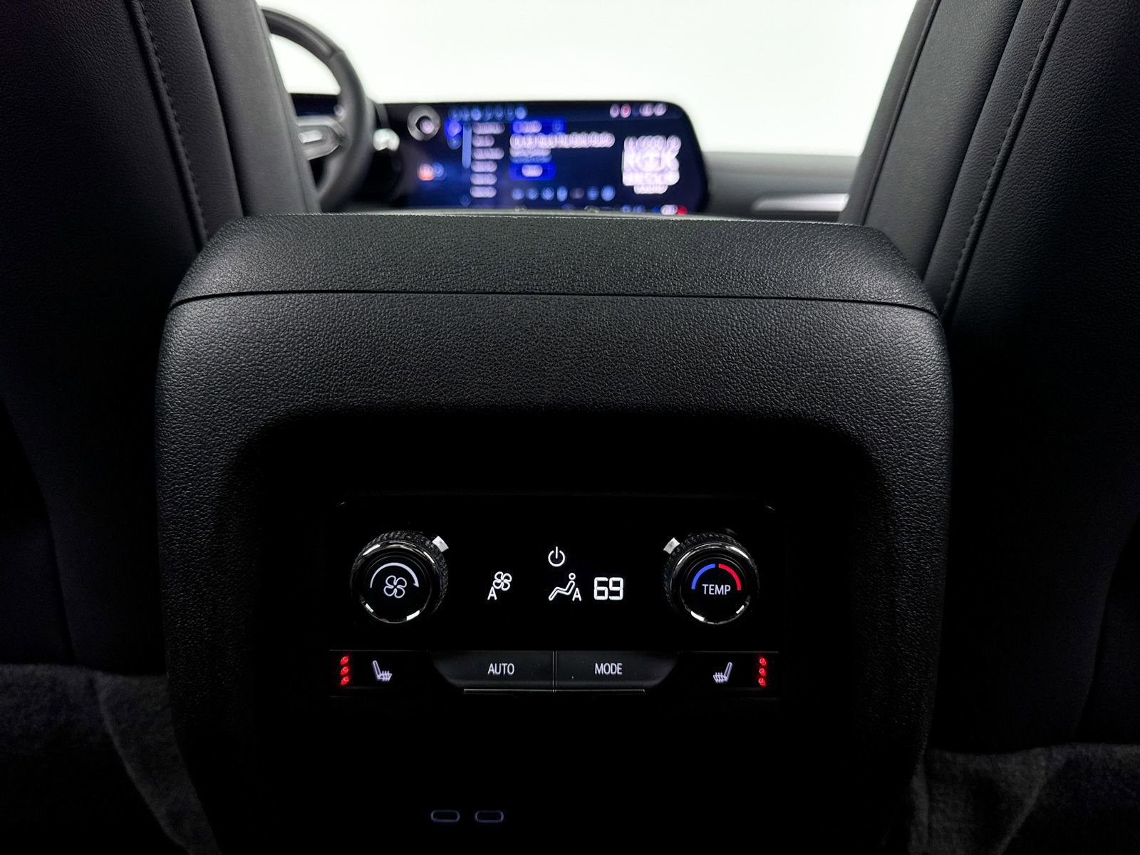 Used 2024 Chevrolet Traverse RS w/ LPO, Floor Liner Package image 33