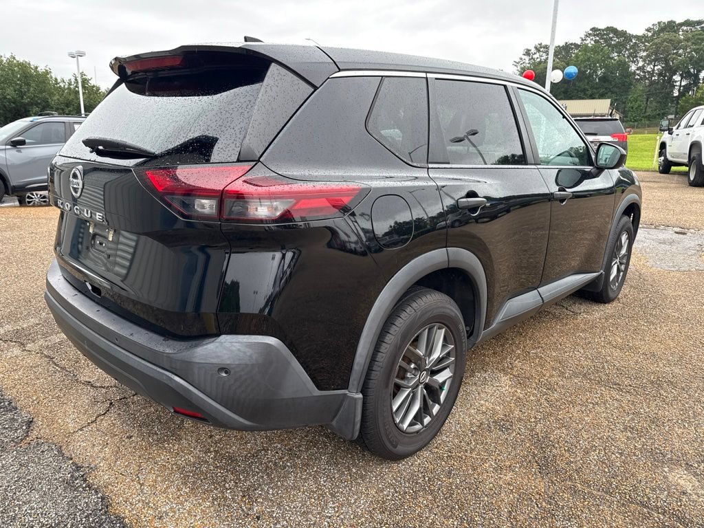 Used 2021 Nissan Rogue S FWD image 3