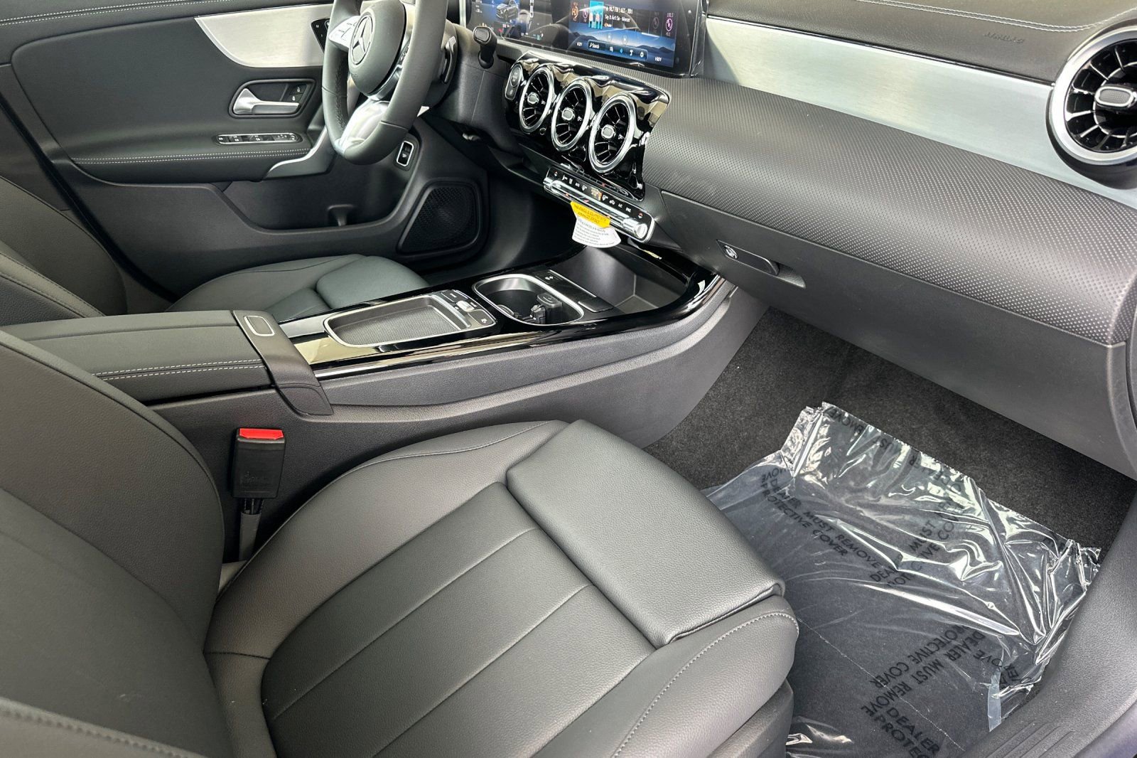 New 2025 Mercedes-Benz CLA 250 4MATIC image 13