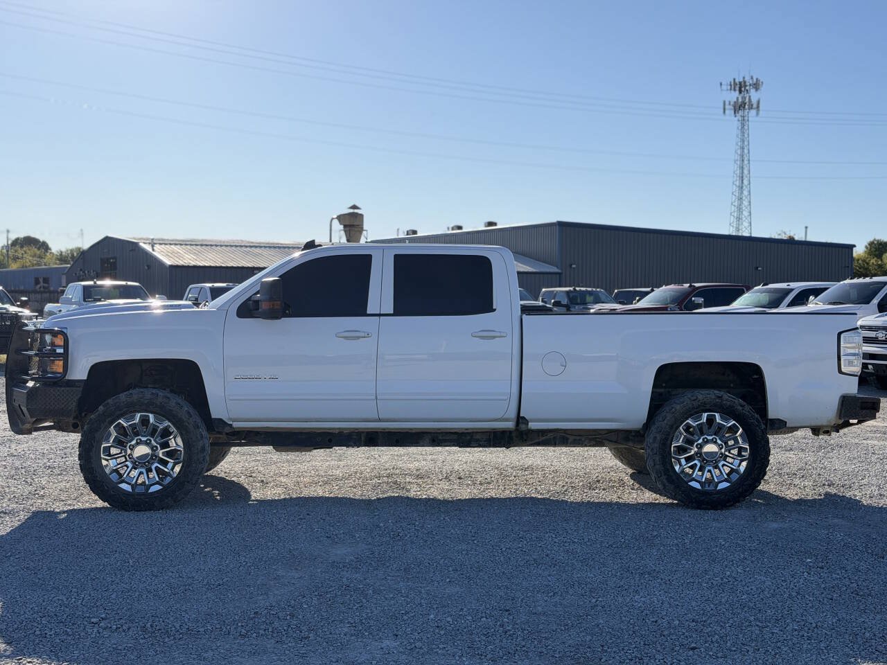 Used 2017 Chevrolet Silverado 2500 LT AWD/4WD image 2