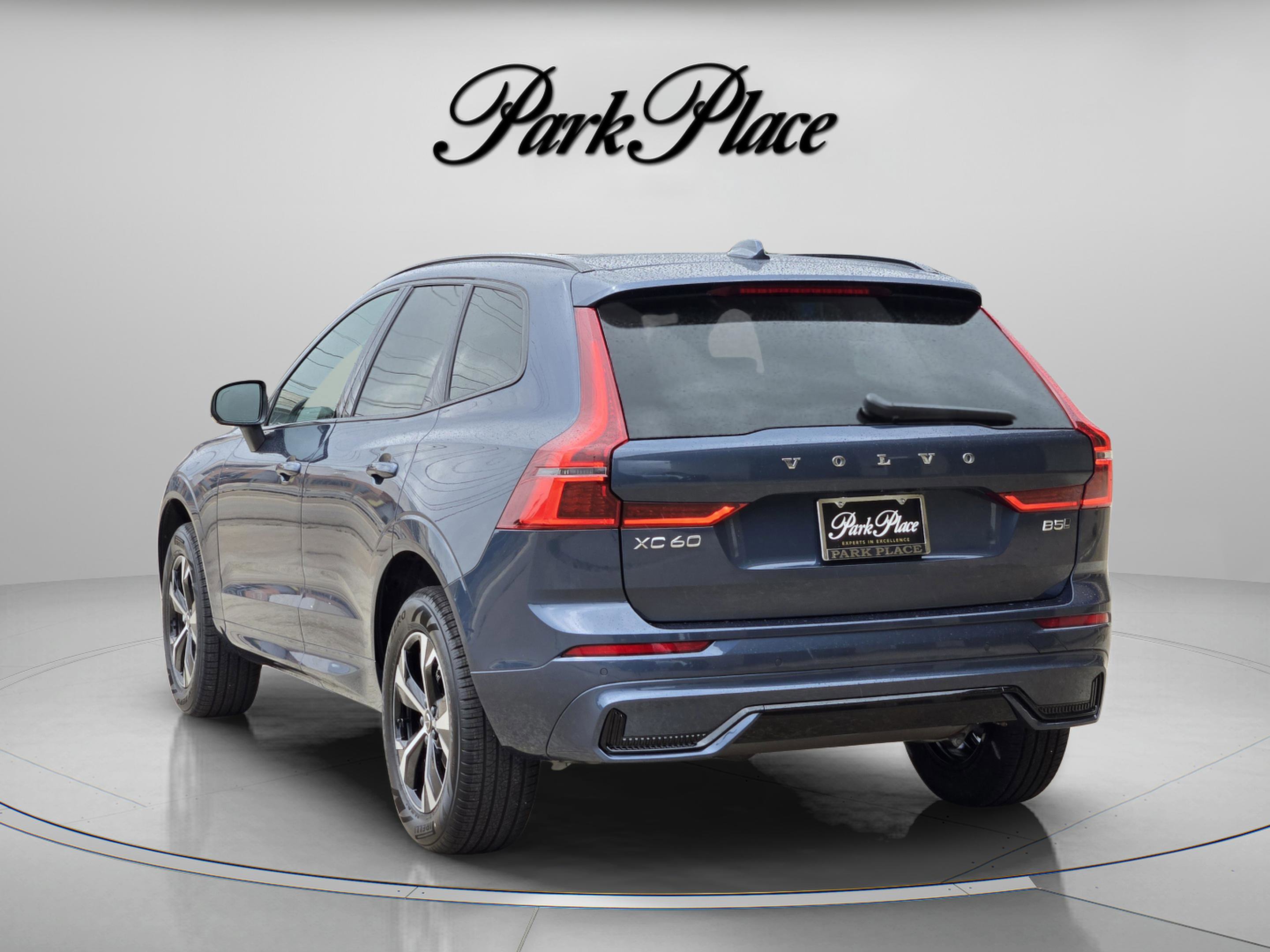 New 2026 Volvo XC60 B5 Core AWD/4WD image 3