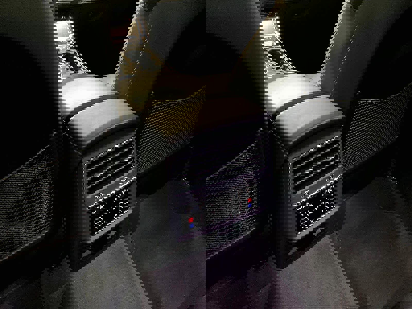 Used 2023 Audi SQ7 Premium Plus w/ Executive Package AWD/4WD image 33