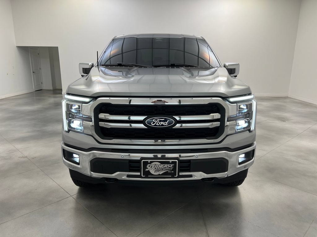 Used 2025 Ford F150 Lariat AWD/4WD image 3