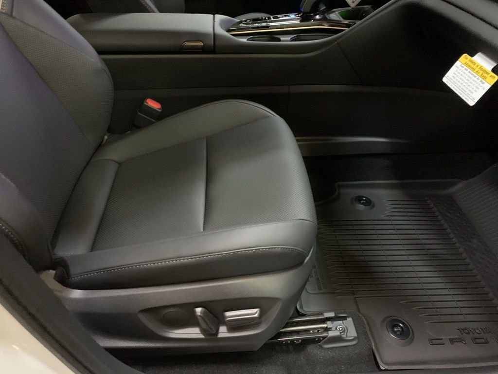 New 2025 Toyota Crown Signia image 17