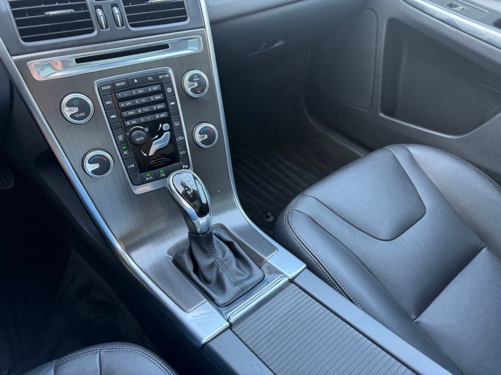 Used 2016 Volvo XC60 T5 Premier w/ Proximity Package FWD image 20