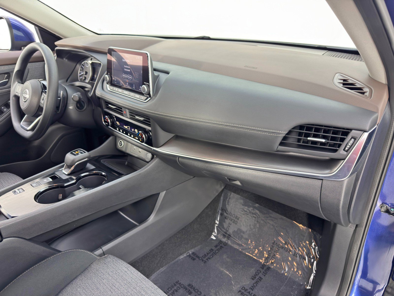 Used 2023 Nissan Rogue SV FWD image 13