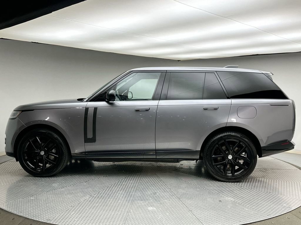Used 2025 Land Rover Range Rover SE image 10