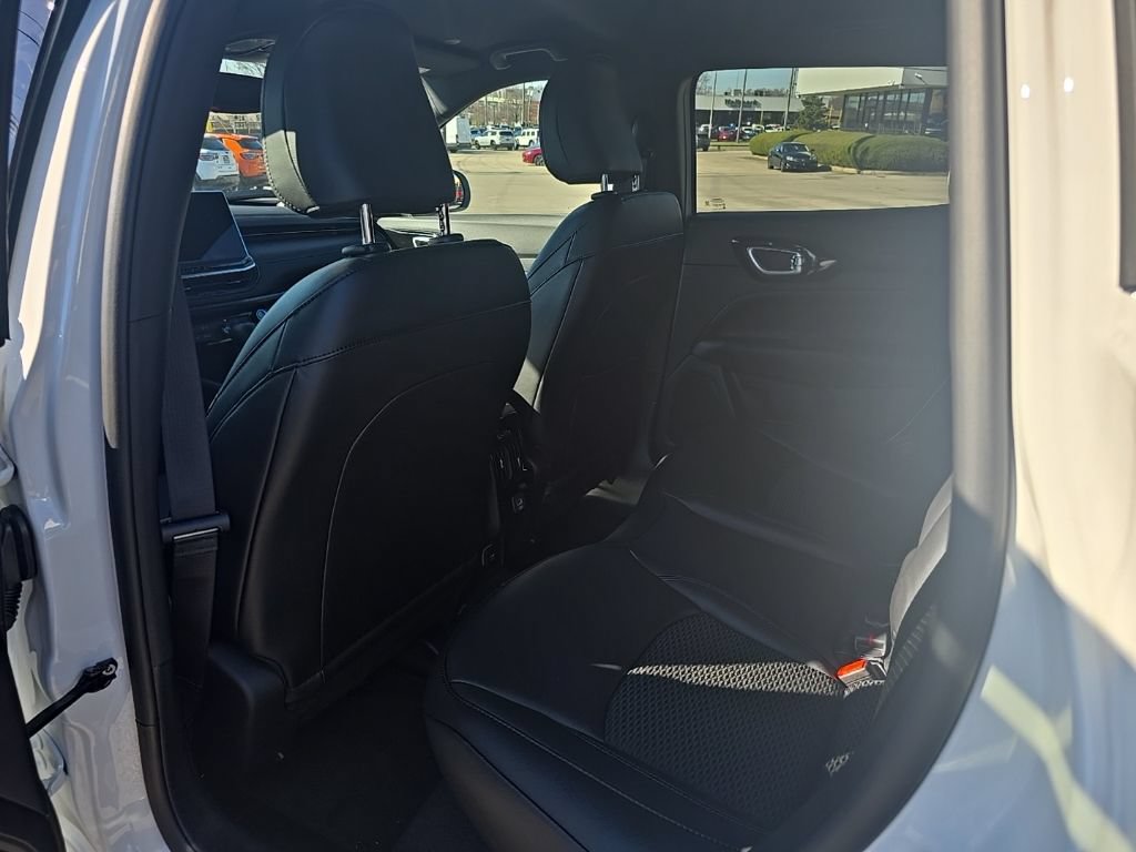 New 2026 Jeep Compass Latitude AWD/4WD image 22