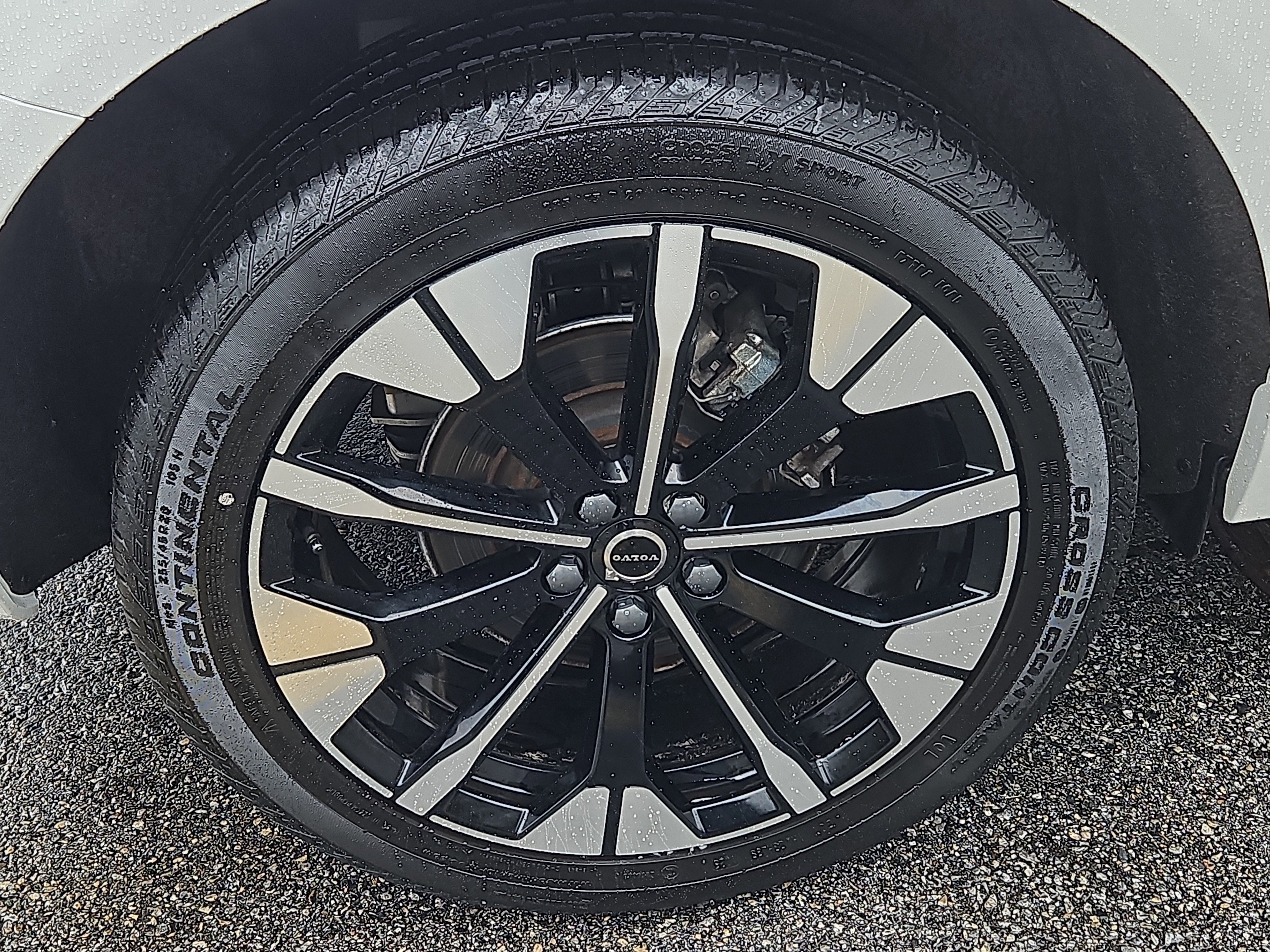 Used 2026 Volvo XC60 B5 Plus w/ Protection Package Premier AWD/4WD image 30