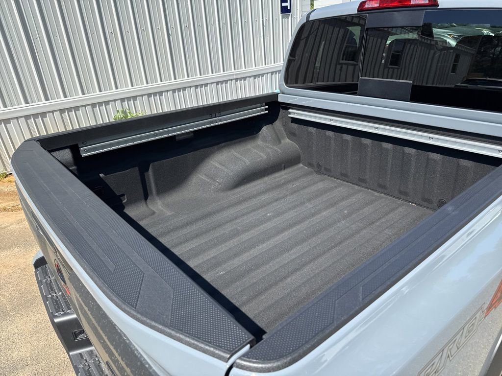 Used 2025 Nissan Frontier PRO-4X w/ Pro Premium Package image 10