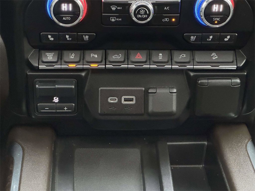 Used 2023 GMC Sierra 2500 Denali w/ Denali Ultimate Package image 8