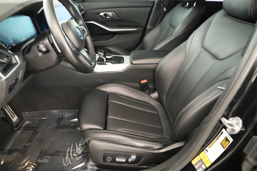 Used 2022 BMW 330e w/ M Sport Package image 24