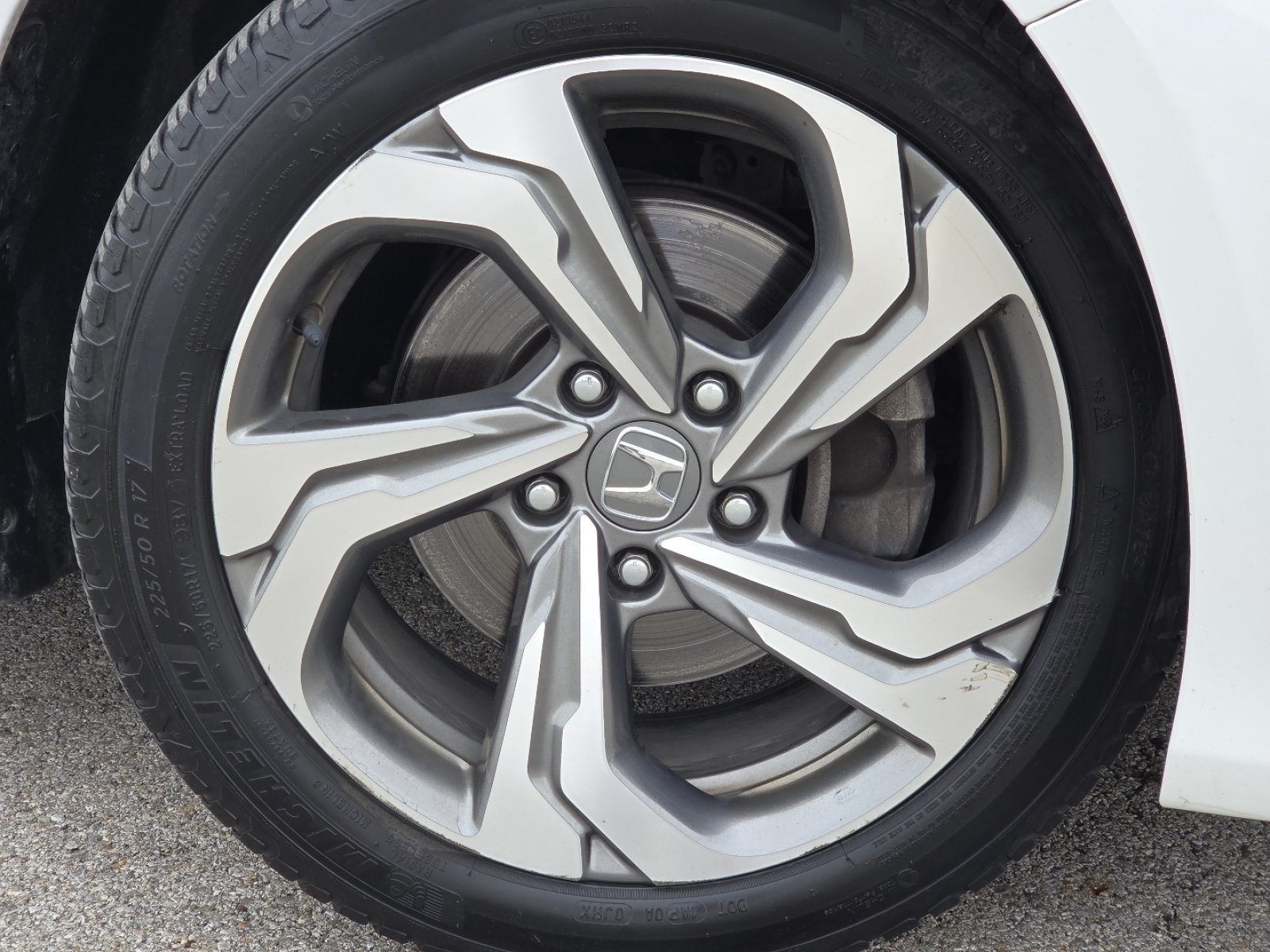 Used 2019 Honda Accord EX image 9