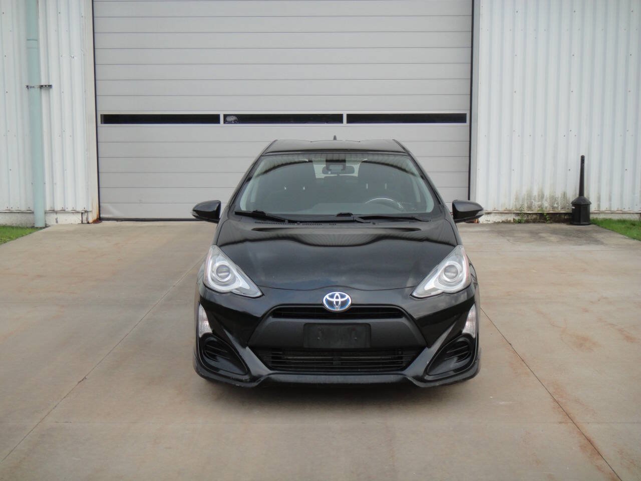 Used 2017 Toyota Prius C Two FWD image 3