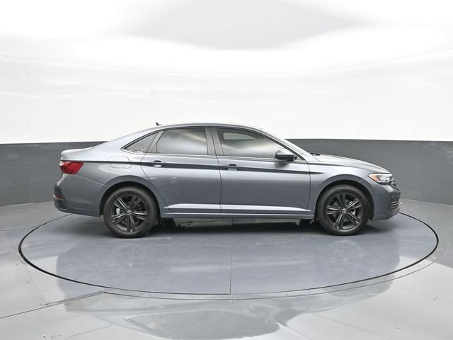 Used 2023 Volkswagen Jetta SE FWD image 24