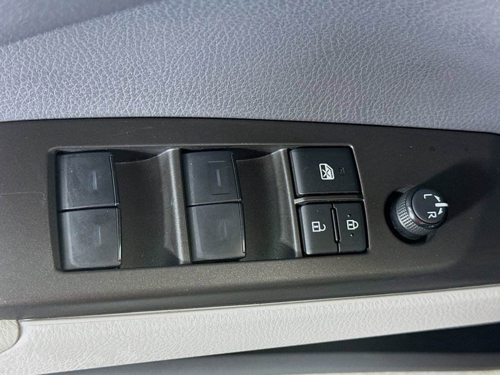 Used 2023 Toyota Camry LE FWD image 19