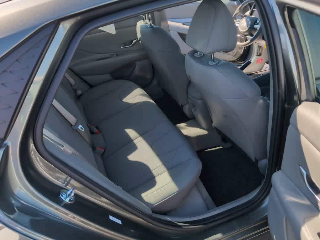 New 2026 Hyundai Elantra SE FWD image 24