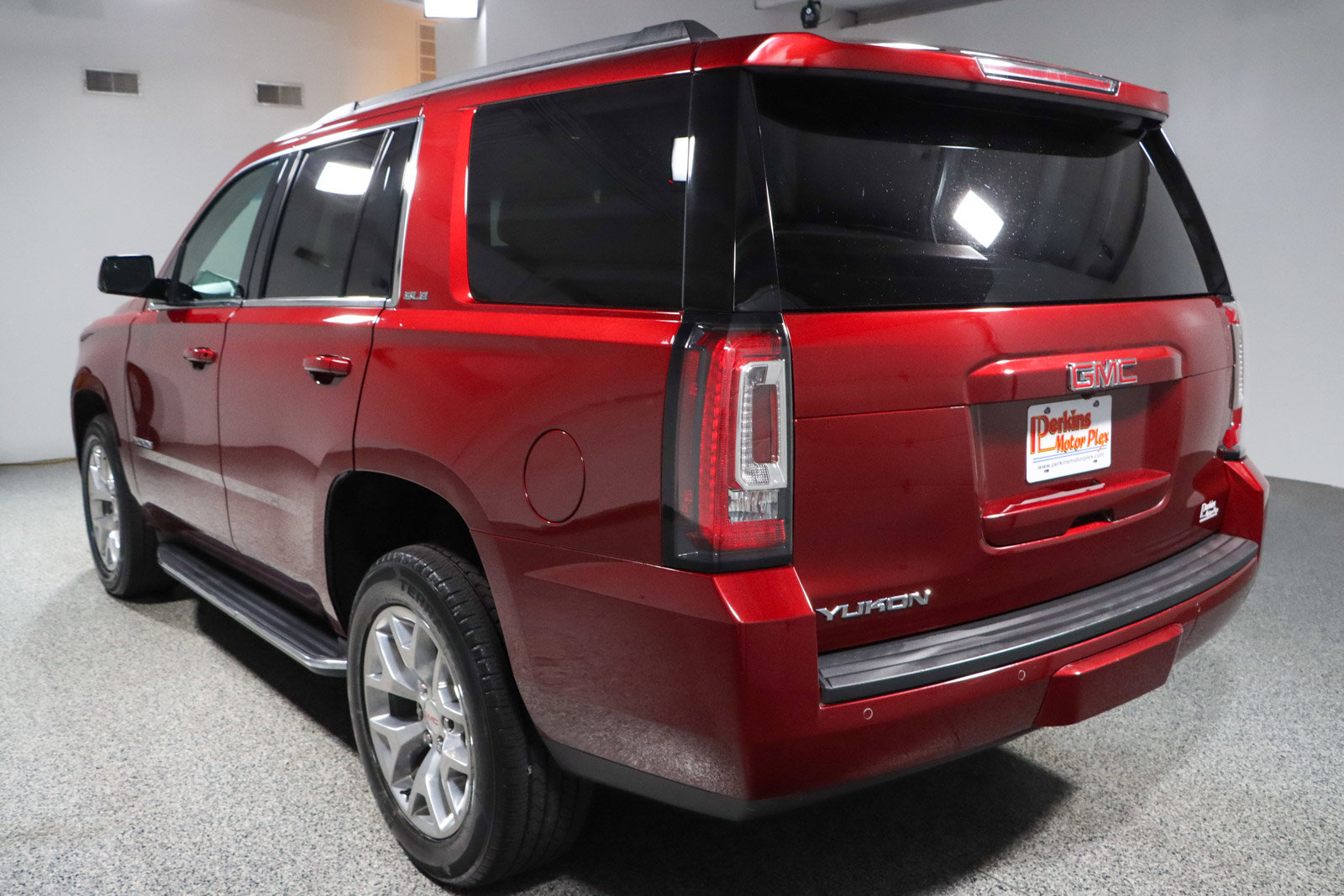 Used 2020 GMC Yukon SLE w/ Enhanced Driver Alert Package image 9
