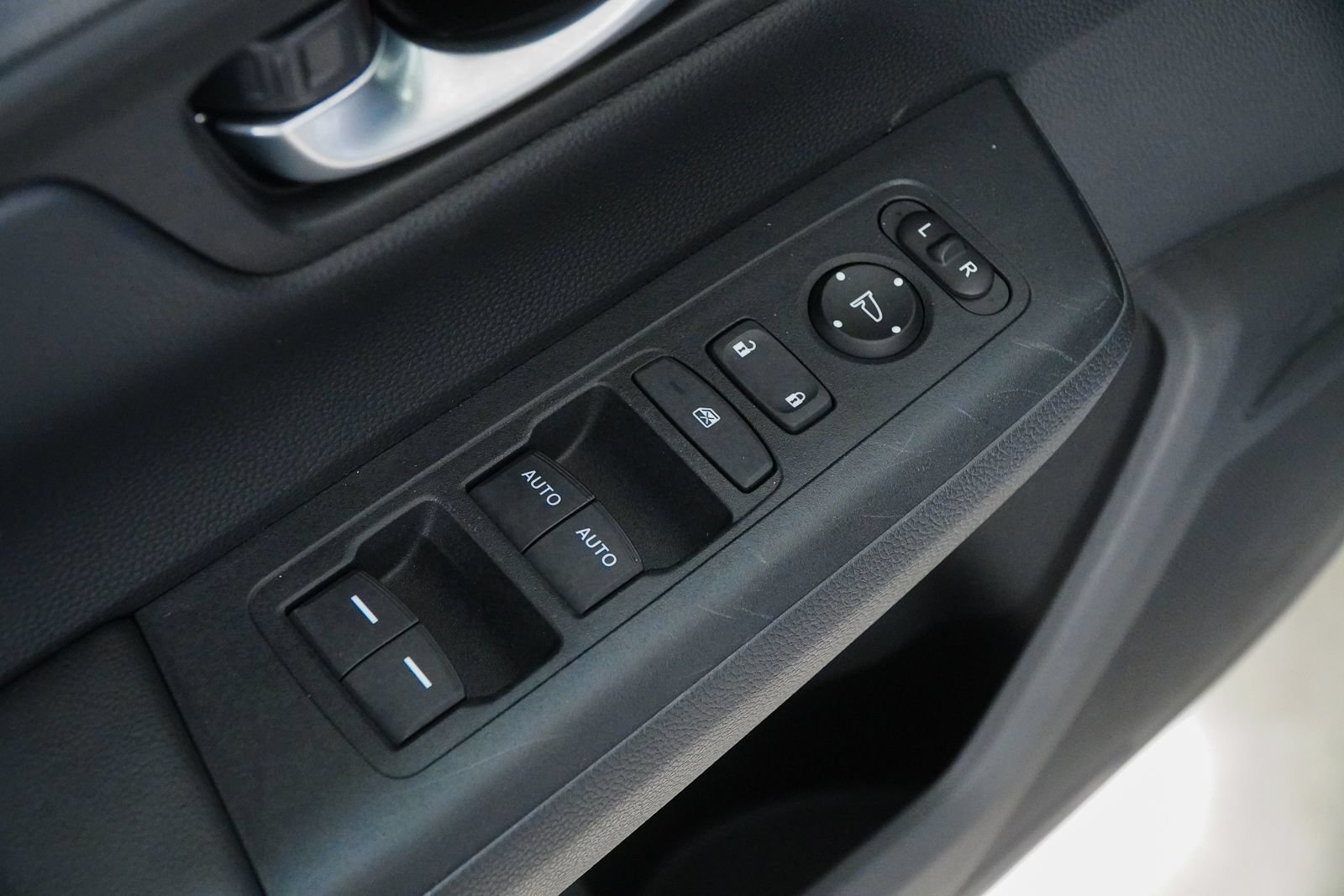 Used 2024 Honda CR-V EX image 19