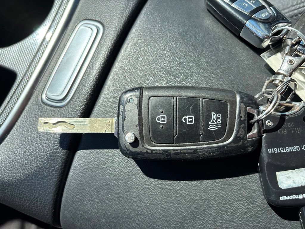 Used 2021 Hyundai Santa Fe SE w/ Cargo Package AWD/4WD image 31