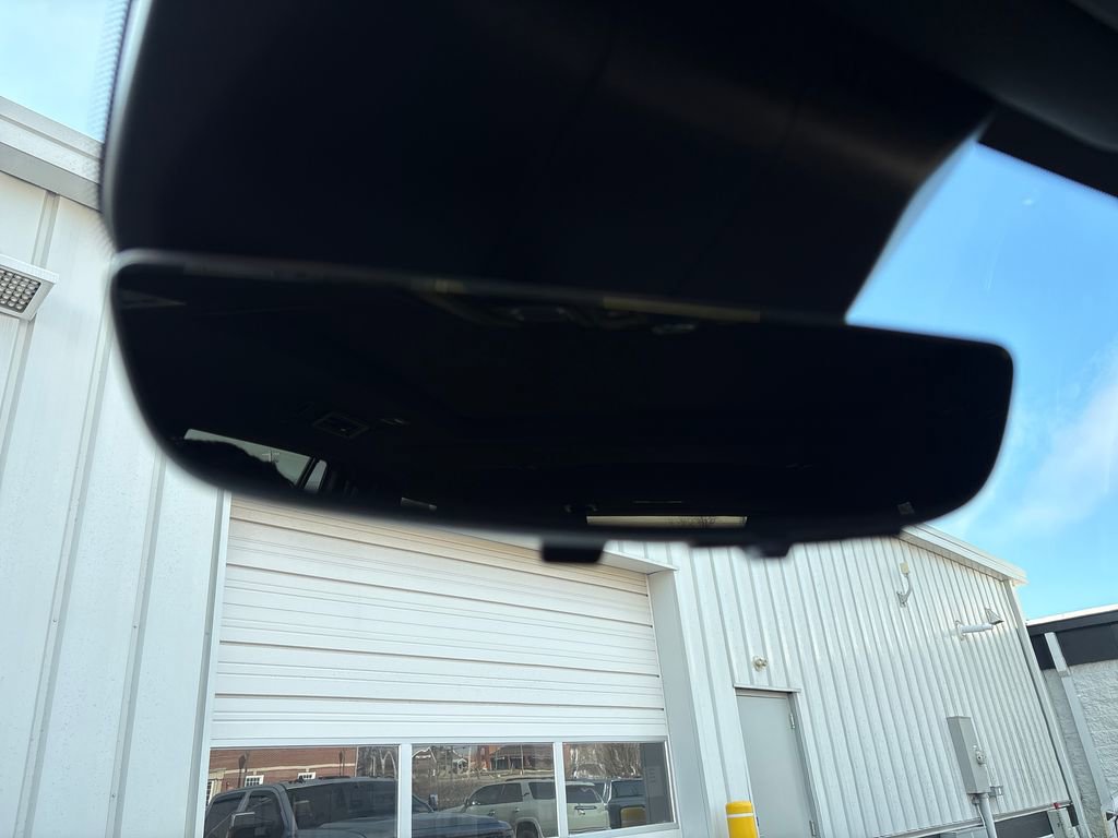 Used 2023 Cadillac Escalade Premium Luxury image 41