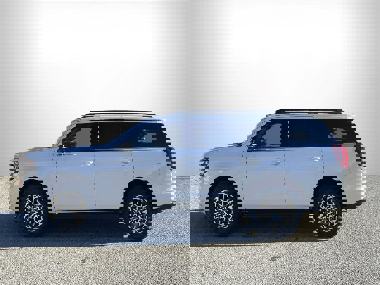 New 2026 Ford Expedition Active image 22