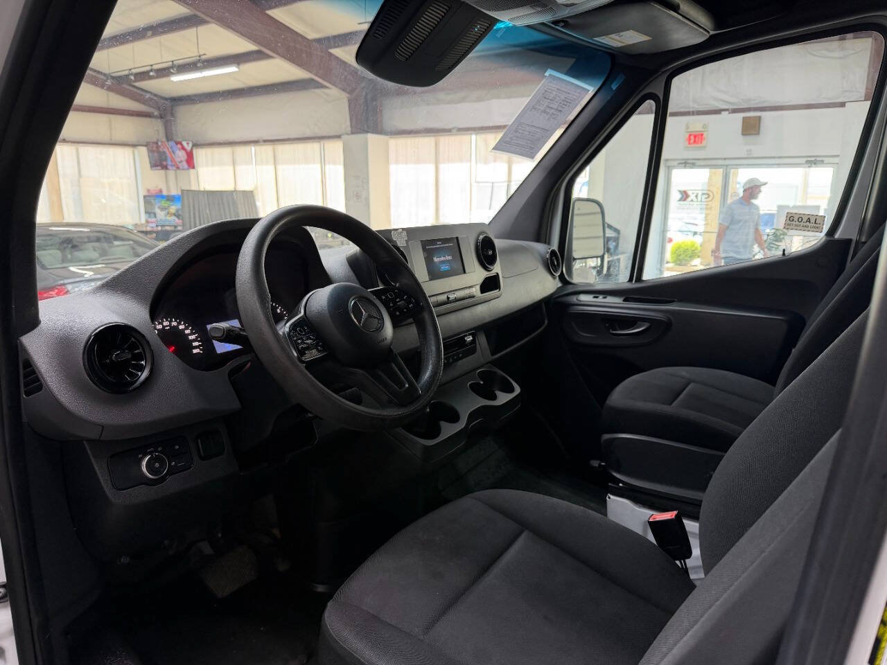 Used 2020 Mercedes-Benz Sprinter 1500 image 16