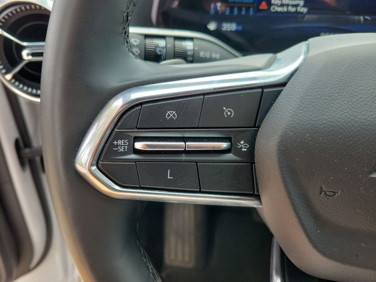 Used 2025 Chevrolet Equinox LT FWD image 18