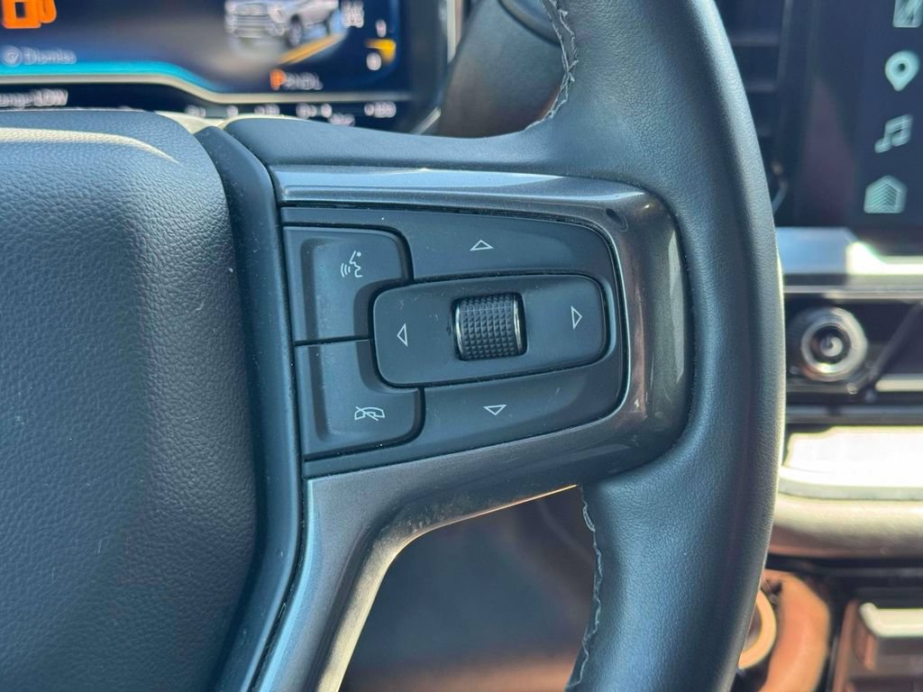 Used 2025 Chevrolet Silverado 3500 High Country AWD/4WD image 25