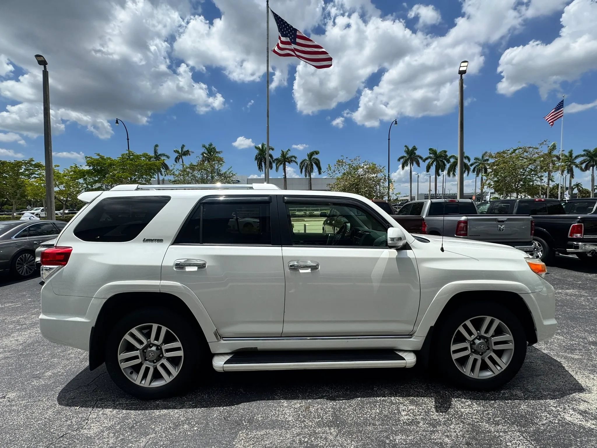 Used 2013 Toyota 4Runner Limited AWD/4WD image 9