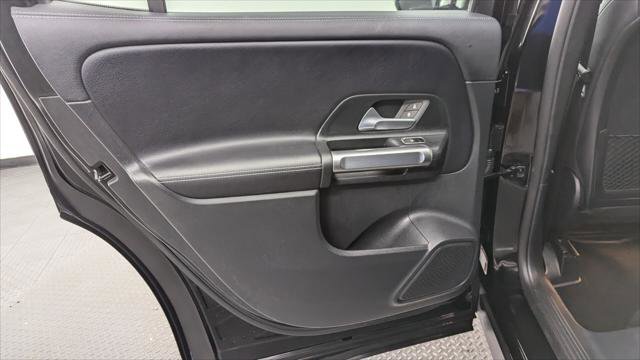 Used 2021 Mercedes-Benz GLB 250 w/ Premium Package image 16