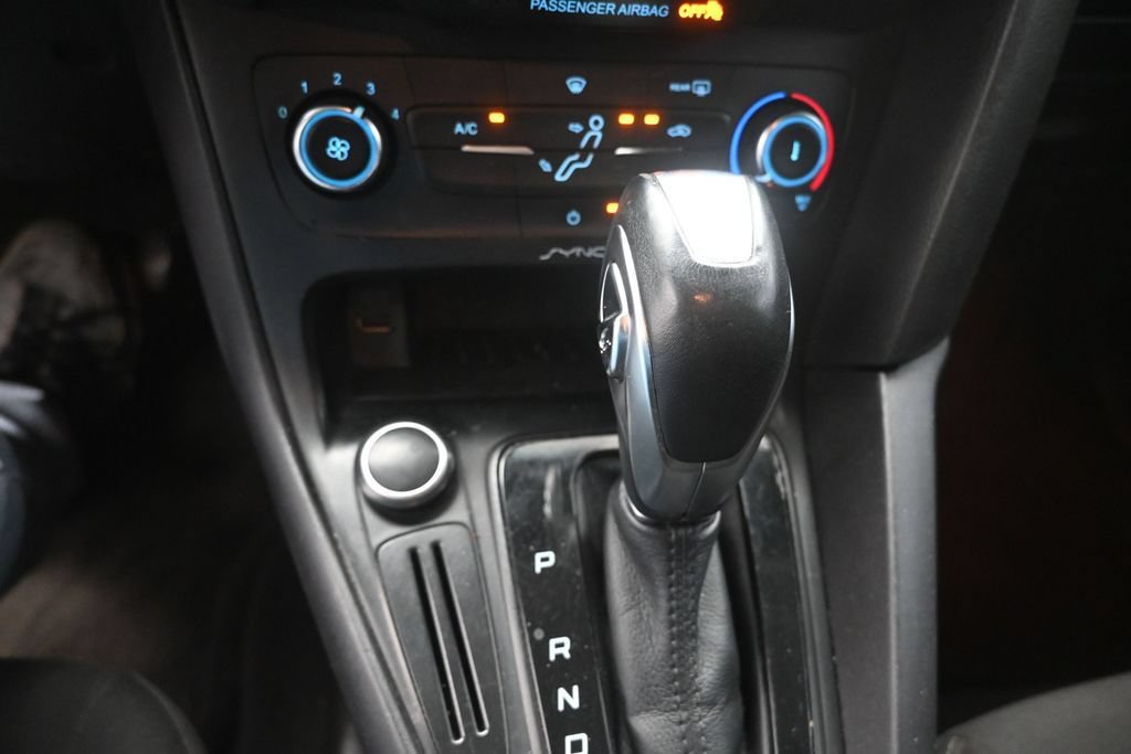 Used 2016 Ford Focus SE FWD image 25