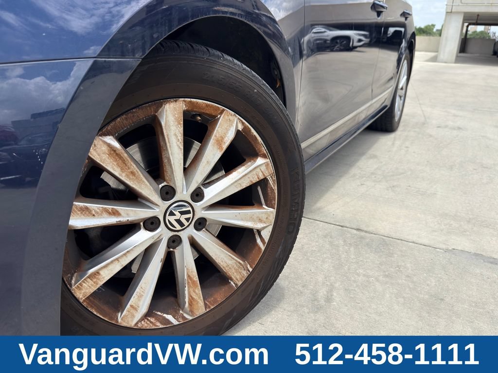 Used 2012 Volkswagen Passat 2.5 SEL FWD image 2