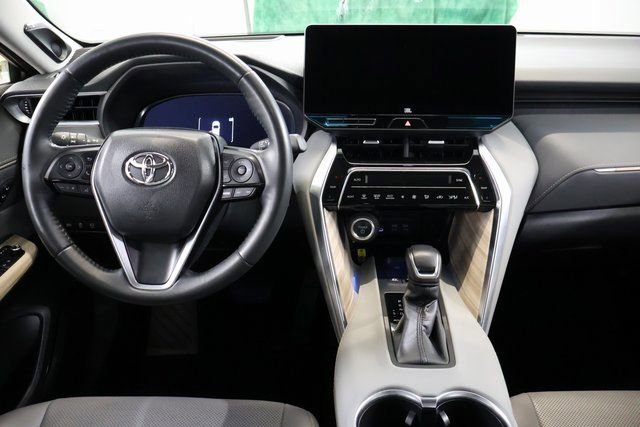 Used 2024 Toyota Venza Limited image 14